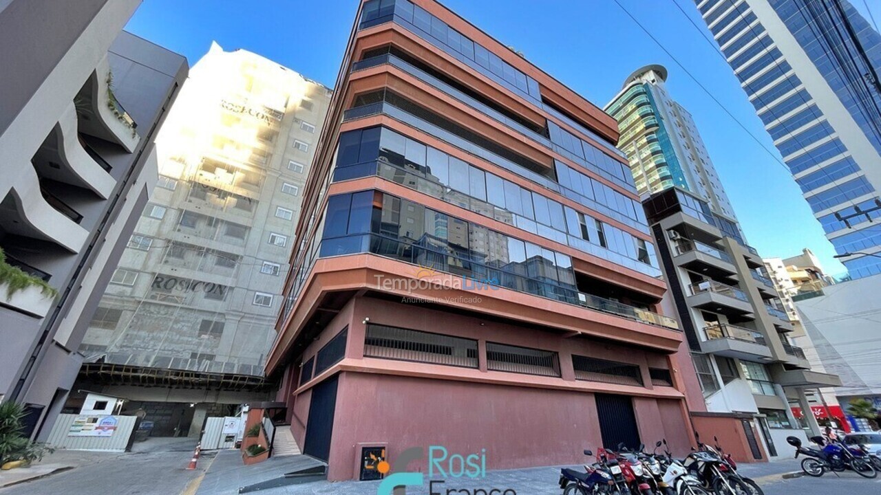 Apartamento para aluguel de temporada em Itapema (Meia Praia)