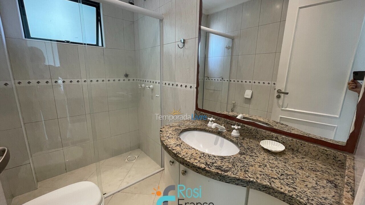 Apartamento para aluguel de temporada em Itapema (Meia Praia)