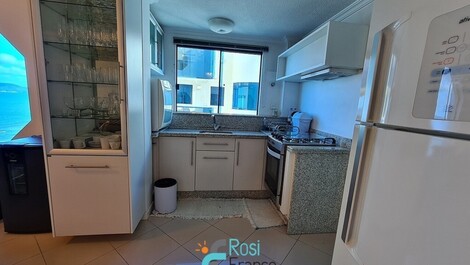 Apartamento de 4 suites en Meia Praia, SC, cerca del mar