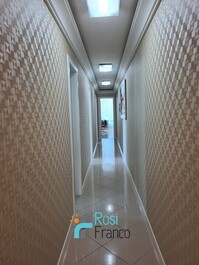 Apartamento de 4 suites en Meia Praia, SC, cerca del mar