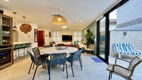 Casa frente al mar en la playa de Juquehy