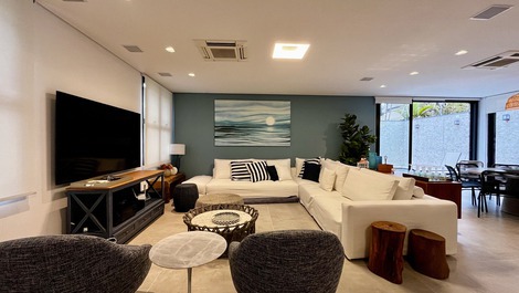 Casa frente al mar en la playa de Juquehy