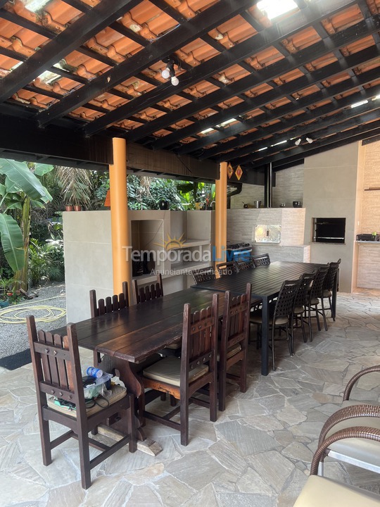 Casa para aluguel de temporada em Bertioga (Praia de Guaratuba)