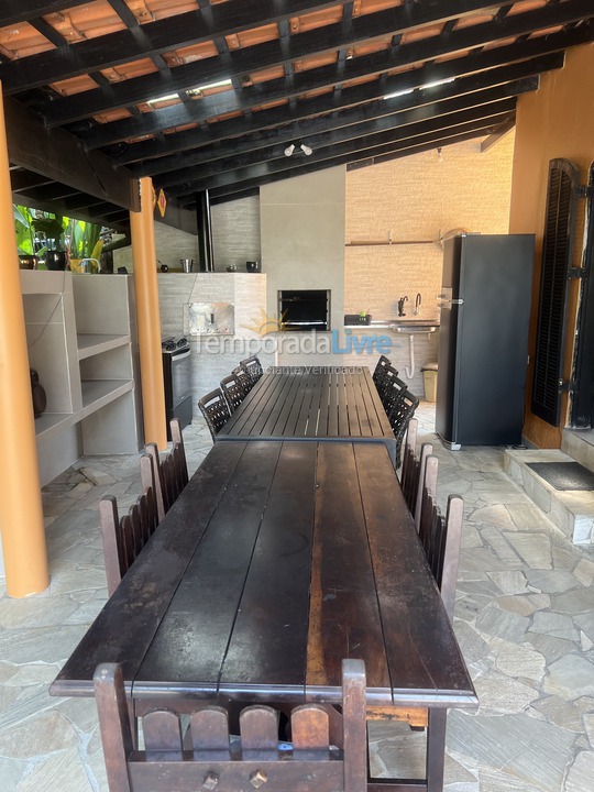 Casa para aluguel de temporada em Bertioga (Praia de Guaratuba)