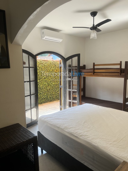 Casa para aluguel de temporada em Bertioga (Praia de Guaratuba)