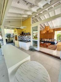 CASA BELLA A POUCOS PASSOS DA PRAIA DE JUQUEHY