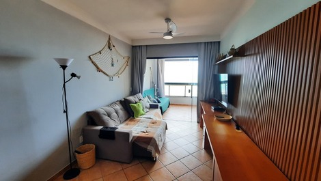 GREAT POINT APARTMENT WITH BALCONY IN FRONT OF MORRO GUARAPARI BEACH