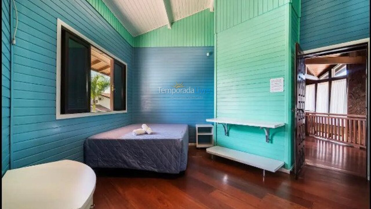 Casa para aluguel de temporada em Bombinhas (Praia de Bombinhas)