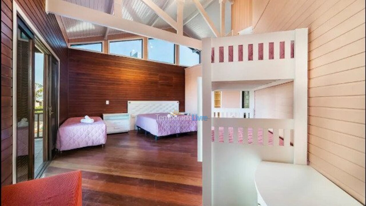 Casa para aluguel de temporada em Bombinhas (Praia de Bombinhas)