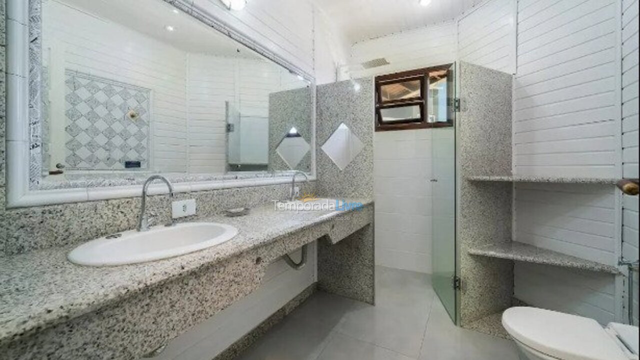 Casa para aluguel de temporada em Bombinhas (Praia de Bombinhas)