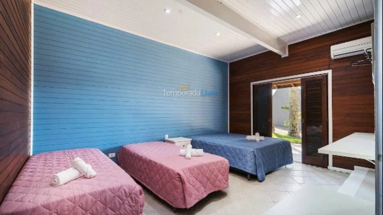 Casa para aluguel de temporada em Bombinhas (Praia de Bombinhas)