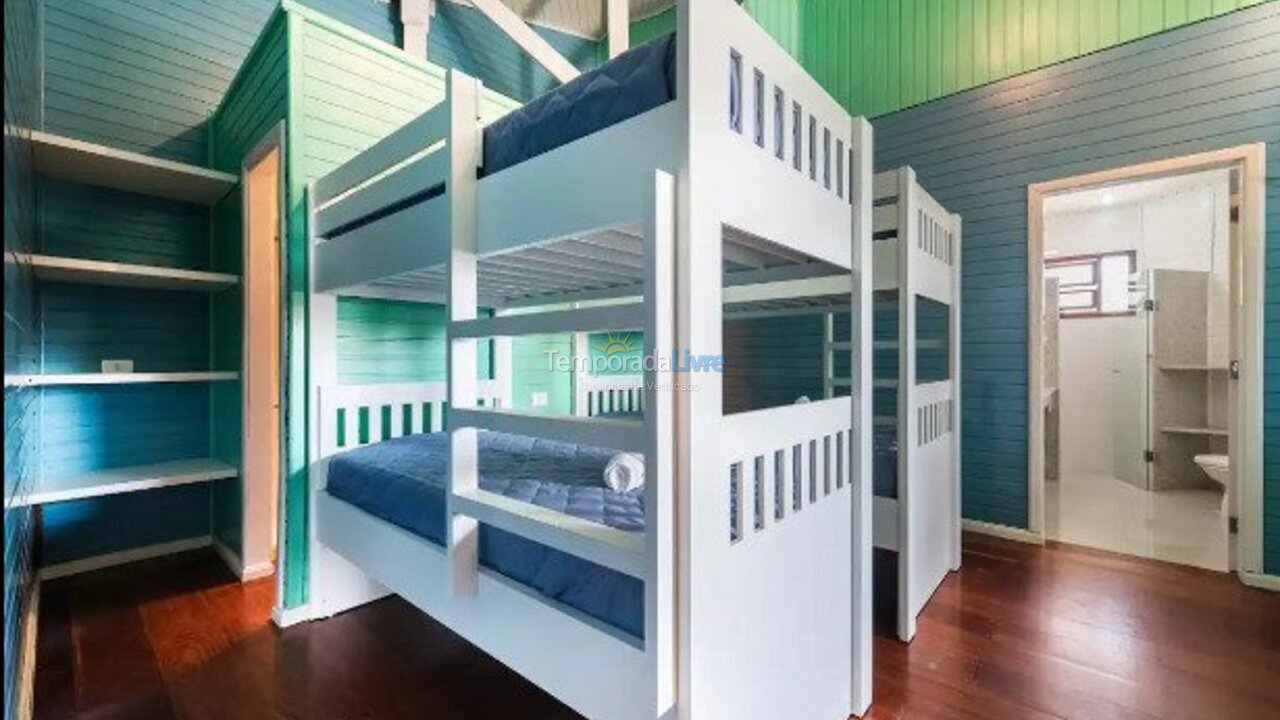 Casa para aluguel de temporada em Bombinhas (Praia de Bombinhas)