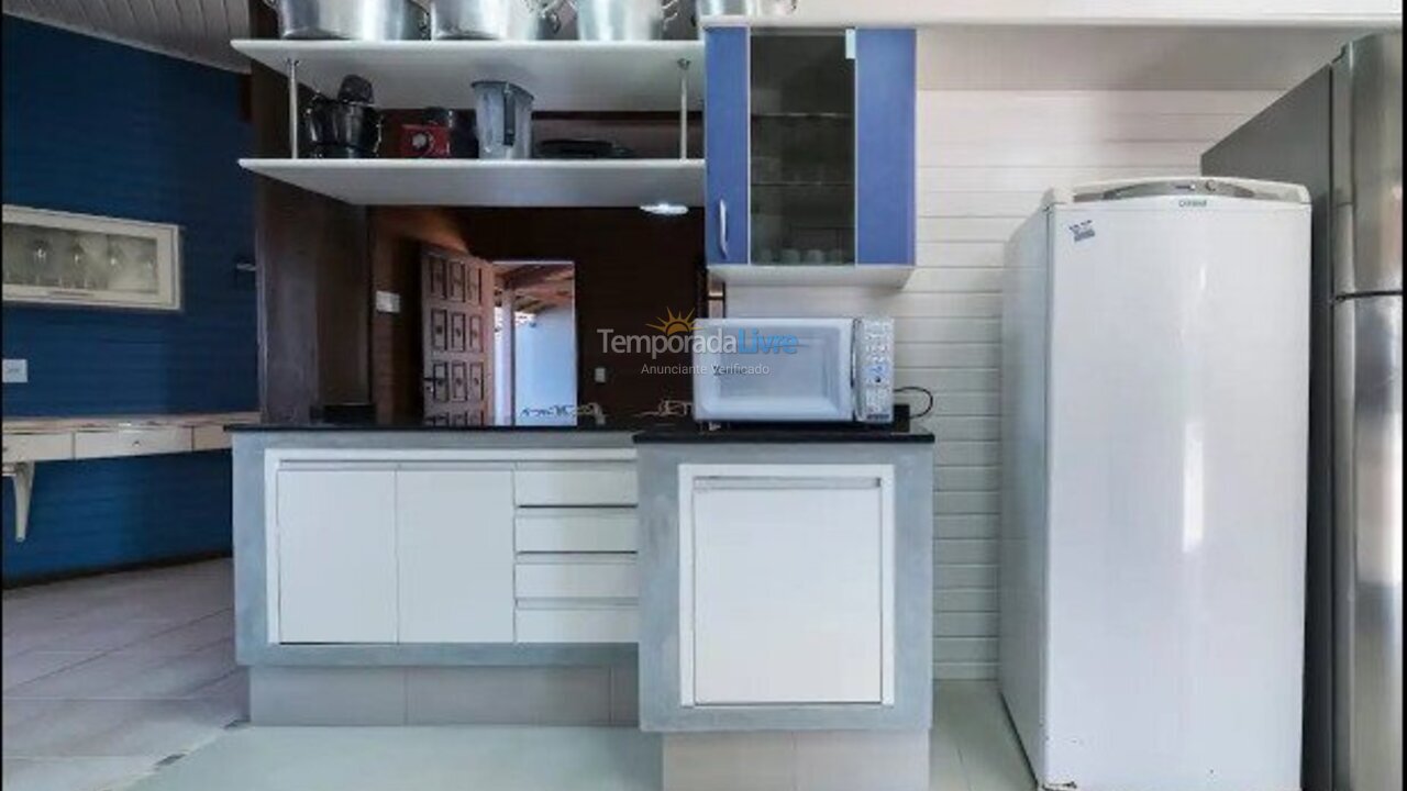 Casa para aluguel de temporada em Bombinhas (Praia de Bombinhas)