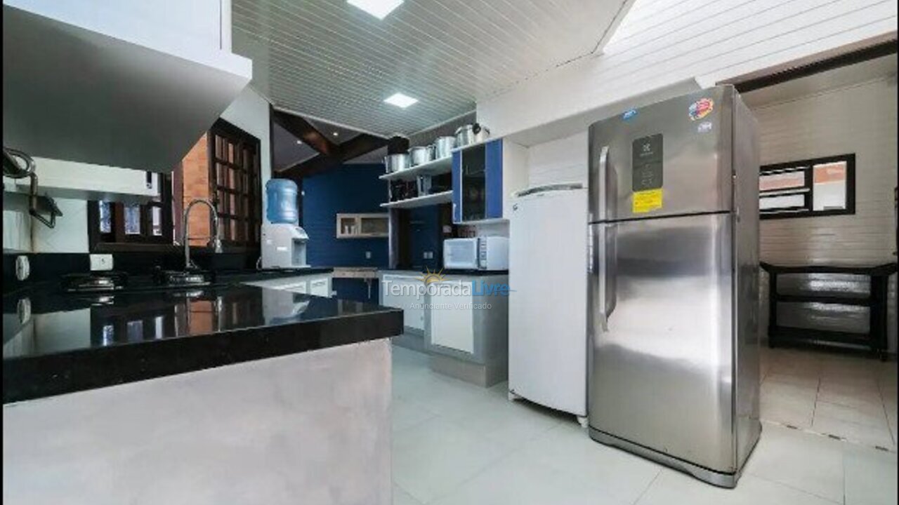 Casa para aluguel de temporada em Bombinhas (Praia de Bombinhas)