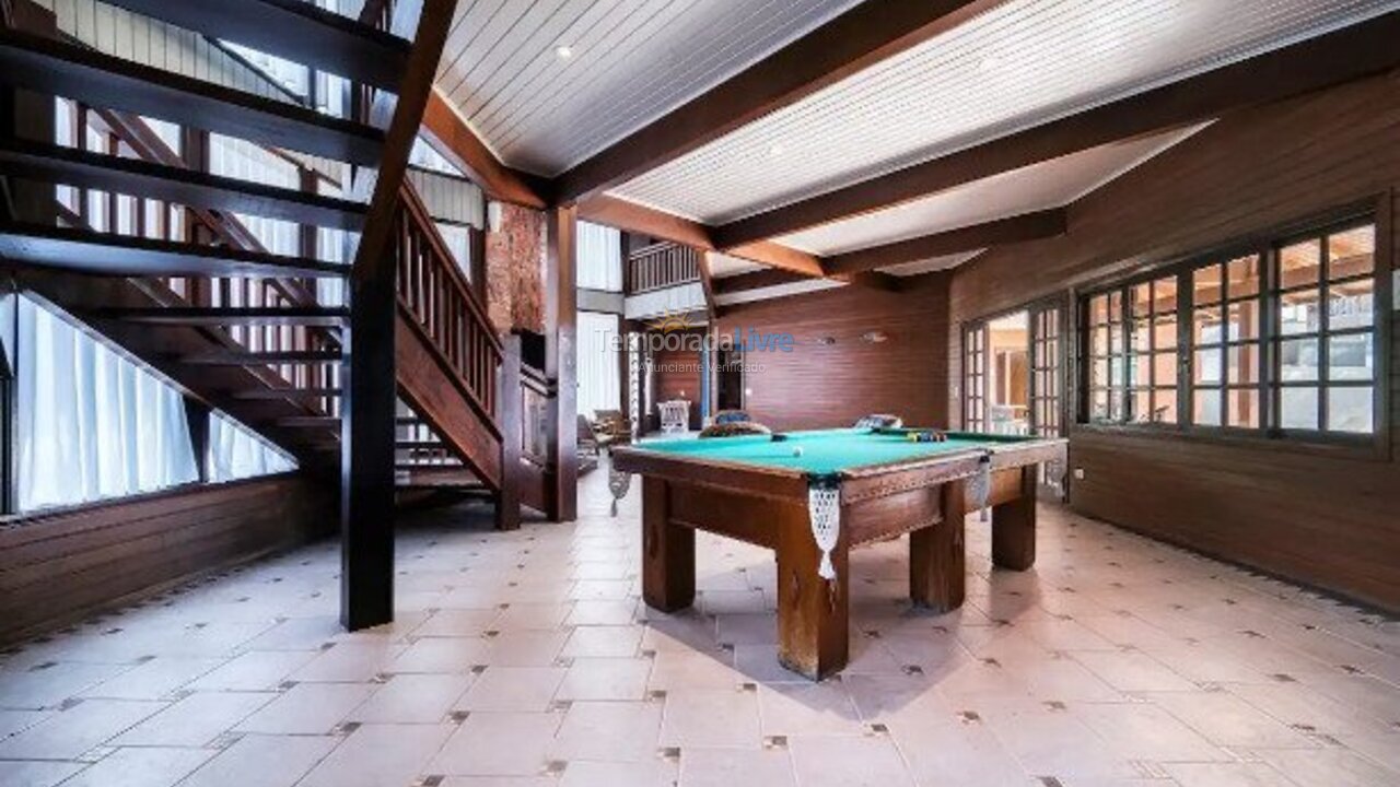 Casa para aluguel de temporada em Bombinhas (Praia de Bombinhas)