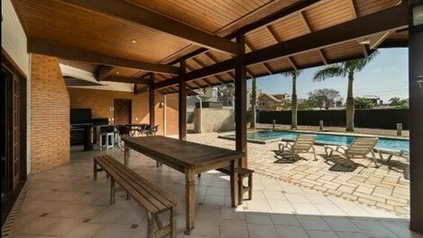 CASA À 50m DA PRAIA DE MARISCAL P/30 PESSOAS, COM PISCINA, 07 SUÍTES