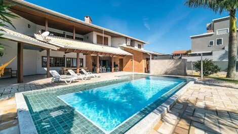 CASA À 50m DA PRAIA DE MARISCAL P/30 PESSOAS, COM PISCINA, 07 SUÍTES