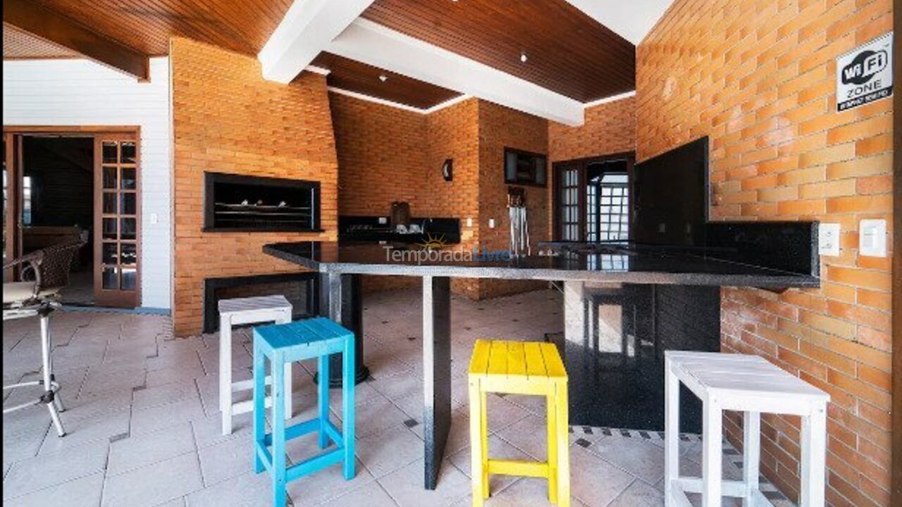 Casa para aluguel de temporada em Bombinhas (Praia de Bombinhas)