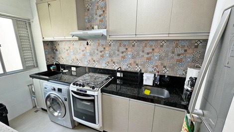 Ed. Monaco: 1 dormitório próximo Av Brasil / ar condicionado