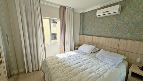 Ed. Monaco: 1 dormitório próximo Av Brasil / ar condicionado