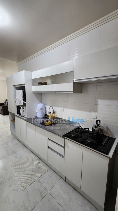 Apartamento para alquiler de vacaciones em Itapema (Meia Praia)