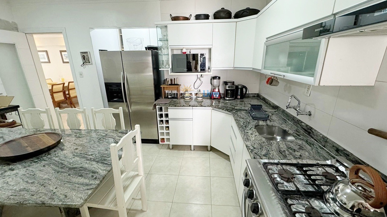 Apartamento para aluguel de temporada em Balneário Camboriú (Praia Central)