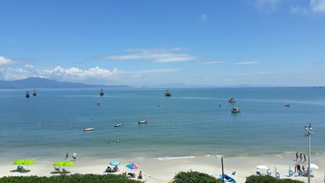 ATICO FRENTE AL MAR 18 PERSONAS