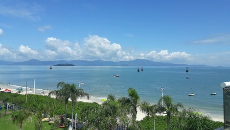 ATICO FRENTE AL MAR 18 PERSONAS