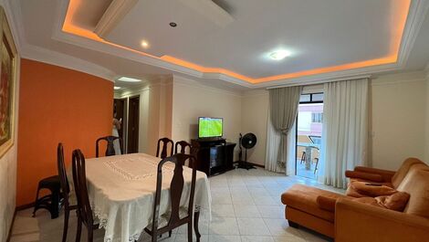 Quadra Mar con 3 habitaciones en Meia Praia Itapema/SC