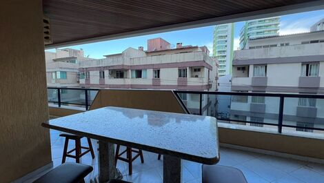 Quadra Mar con 3 habitaciones en Meia Praia Itapema/SC