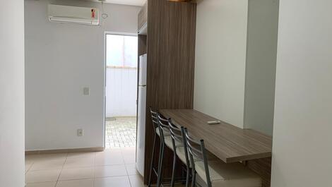 Kitnet disponible para alquiler por temporada en Praia de Palmas/SC.