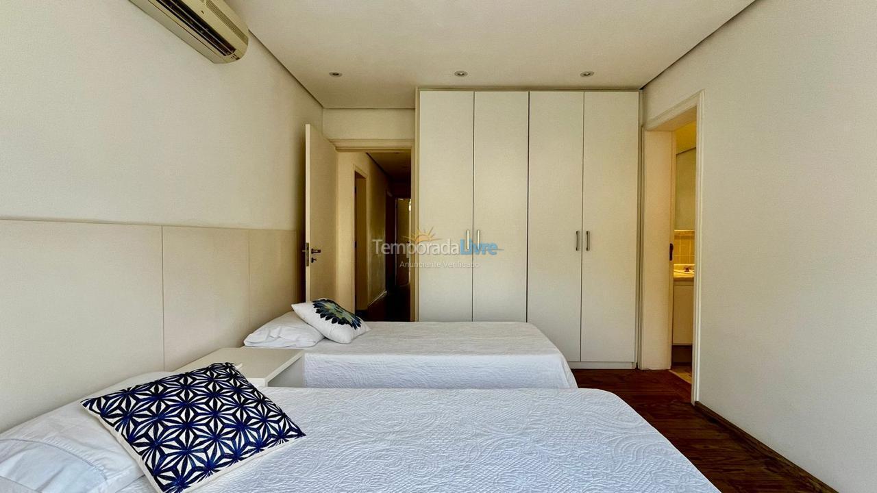 House for vacation rental in São Sebastião (Praia da Baleia)