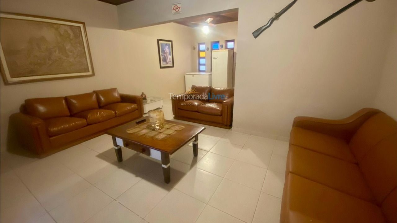 Casa para aluguel de temporada em Ubatuba (Praia Grande)