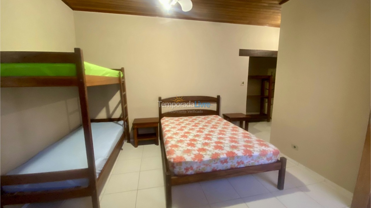 Casa para aluguel de temporada em Ubatuba (Praia Grande)