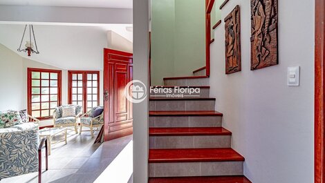 3 Bedroom House just a few steps from Praia dos Açores