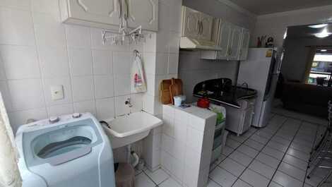 Apartamento 02 habitaciones 06 personas cerca de la playa Meia Praia SC