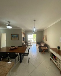 Vista da cozinha para a sacada gourmet 