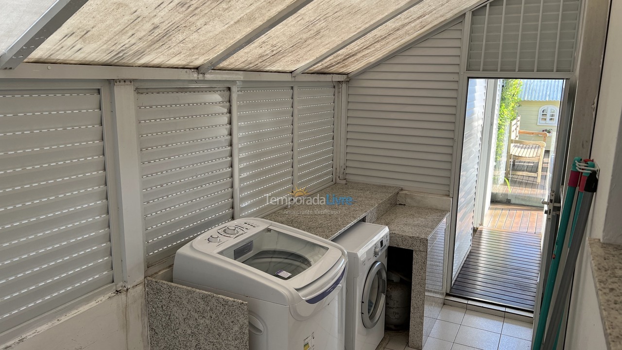 Casa para aluguel de temporada em Florianopolis (Jurerê Internacional)