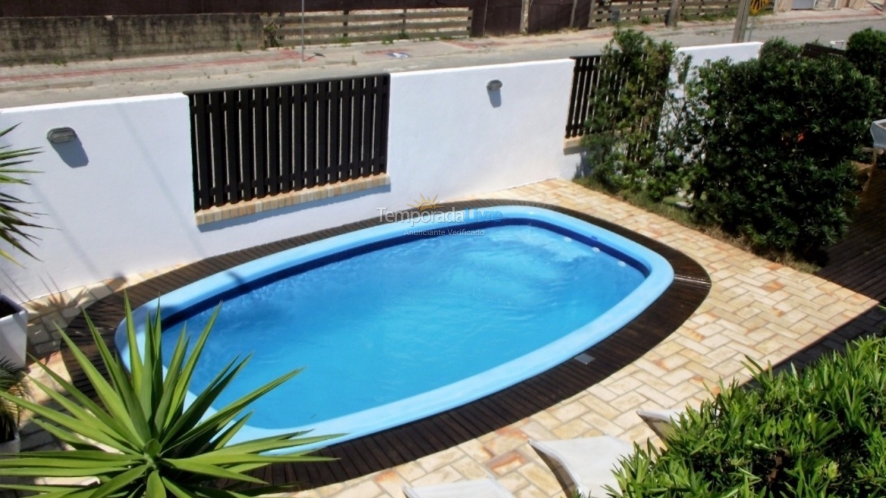 Casa para alquiler de vacaciones em Bombinhas (Praia de Bombas)