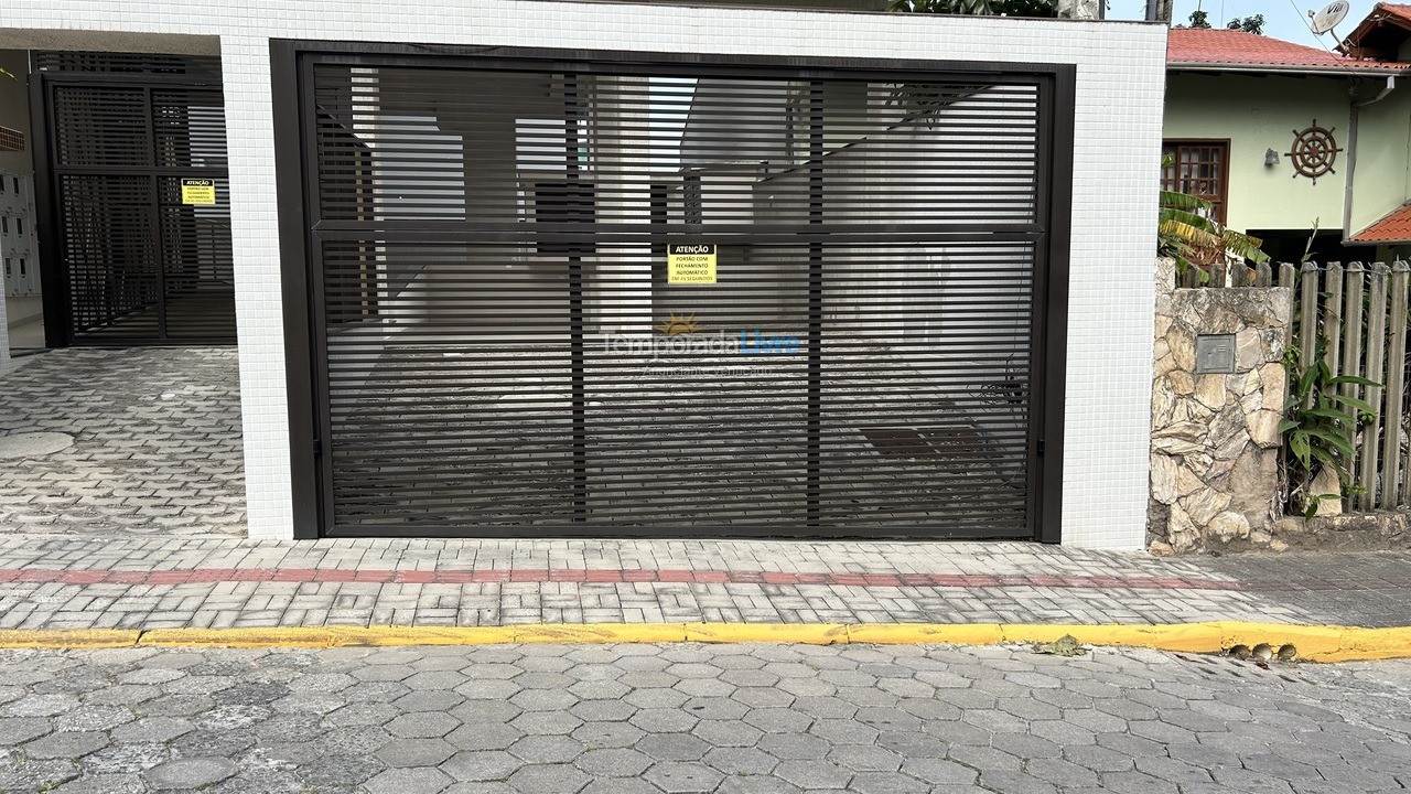 Apartment for vacation rental in Bombinhas (Praia de Bombas)