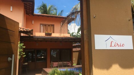 Frente a la playa, 3 suites, a 1 km del centro, piscina, wi-fi