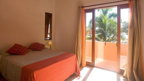 Frente a la playa, 3 suites, a 1 km del centro, piscina, wi-fi