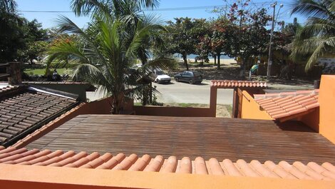 Frente a la playa, 3 suites, a 1 km del centro, piscina, wi-fi