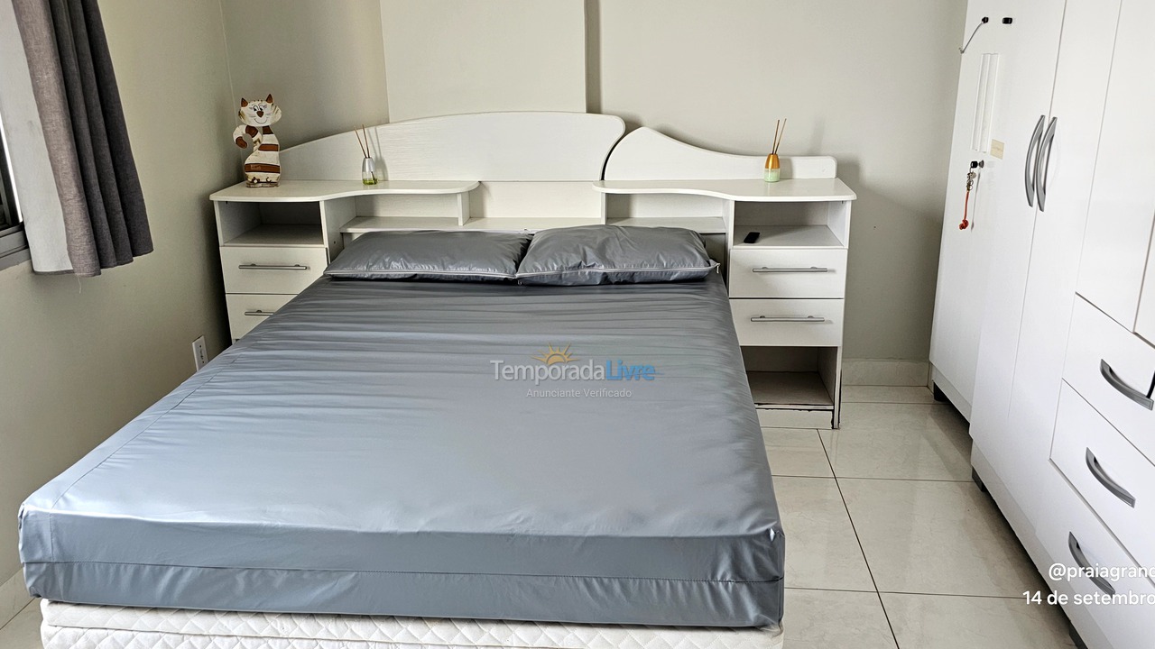 Apartment for vacation rental in Praia Grande (Praia do Caiçara)