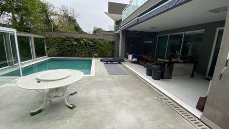 Mansion for vacation rental in Riviera