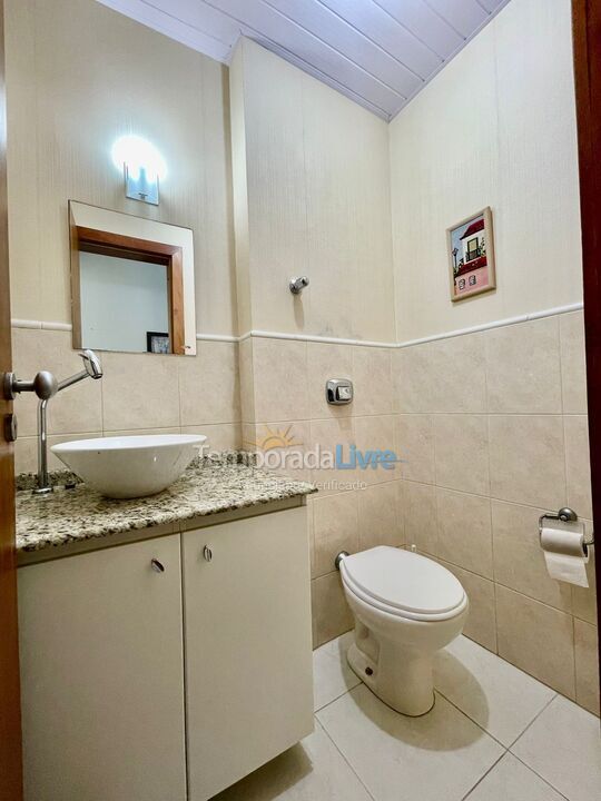 Apartment for vacation rental in Itapema (Meia Praia)