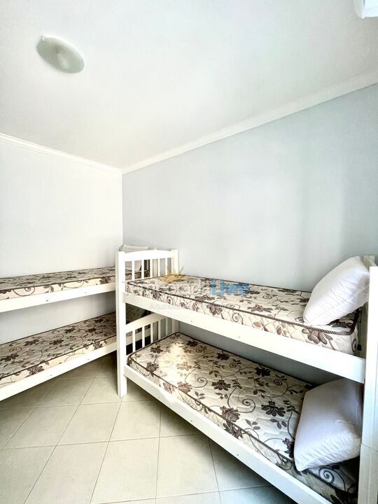 Apartment for vacation rental in Itapema (Meia Praia)