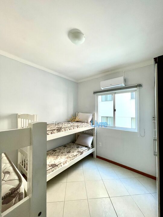 Apartment for vacation rental in Itapema (Meia Praia)