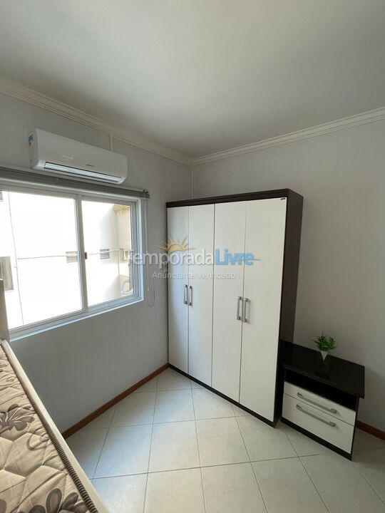 Apartment for vacation rental in Itapema (Meia Praia)