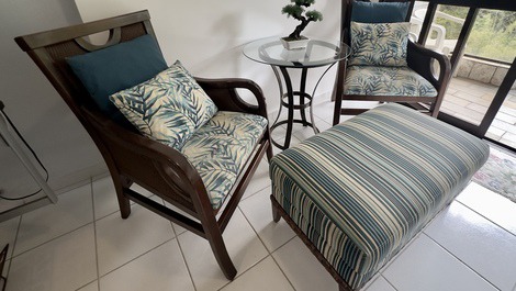 GOLDEN 2 COMPLETE APARTMENT SEASIDE CONDO AC TVs WI-FI SWIMMING POOL 2GAR